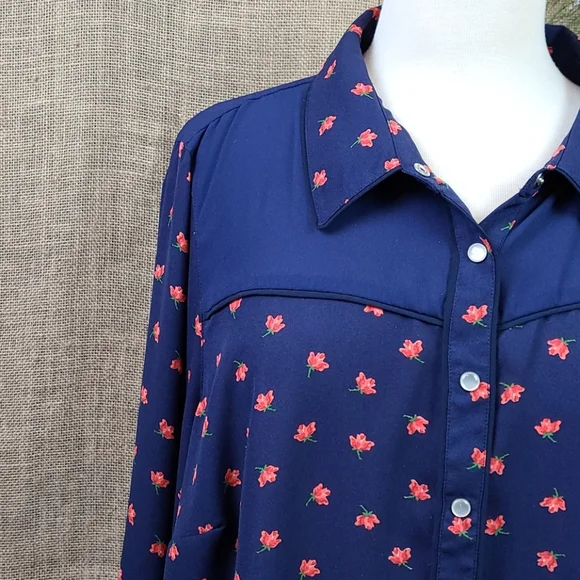 Modcloth Blouse - Picture 2 of 6